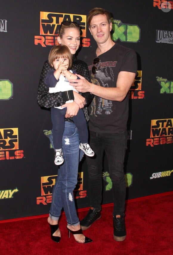 Jaime King avec son mari James Newman et leur fils Kyle Newman à la première du film " Star Wars Rebels " à Los Angeles, le 27 septembre 2014.