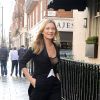 Kate Moss chic en smoking dans les rues de Londres. Le 8 octobre 2014