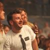 Michaël Youn et sa belle Isabelle Funaro, emballés au concert de Christophe Maé au Palais des Sports de Paris, le 10 octobre 2014