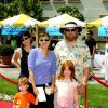 Elizabeth Peña et sa famille à Los Angeles, le 1er juillet 2002.