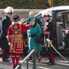 La reine Elizabeth II et le duc d'Edimbourg visitaient le 16 octobre 2014 à la Tour de Londres l'installation baptisée "Blood Swept Lands and Seas of Red" de l'artiste Paul Cummins, hommage aux soldats morts lors de la Première Guerre mondiale qui sera achevé pour le 11 novembre, commémoration de l'Armistice.