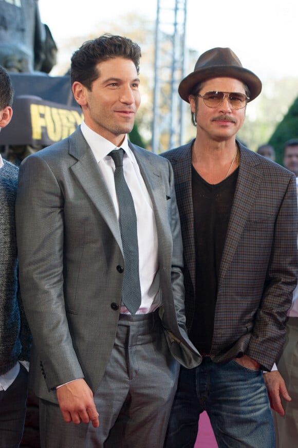 Jon Bernthal et Brad Pitt - Première du film "Fury" à Paris le 18 octobre 2014