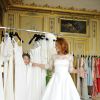 Exclusif - Emilie Dequenne essaye sa robe de mariée en compagnie de sa fille Milla à Paris, le 5 octobre 2014, une création Delphine Manivet