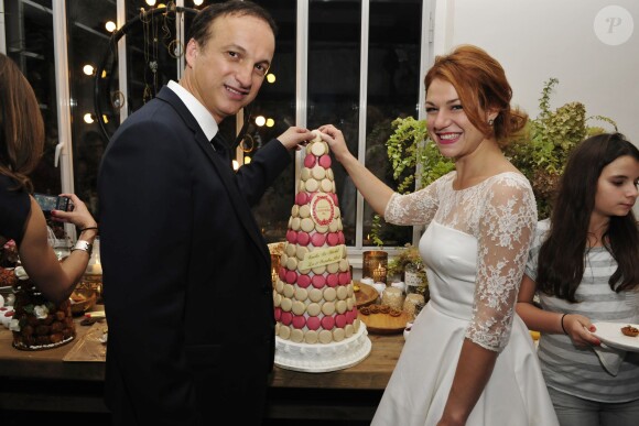 Exclusif - Emilie Dequenne et son époux Michel Ferracci devant la pièce montée - Cocktail dînatoire lors de la soirée du mariage de Michel Ferracci et Emilie Dequenne le samedi 11 octobre 2014, dans un loft du 10e arrondissement, à Paris.