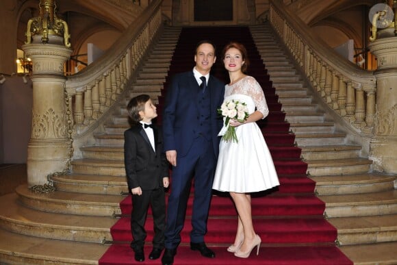 Exclusif - Michel Ferracci, son fils Maël, 8 ans, et son épouse Emilie Dequenne - Mariage de Michel Ferracci et Emilie Dequenne à la mairie du 10e arrondissement, le samedi 11 octobre 2014 à Paris