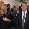 Zahia Dehar et le premier ministre Manuel Valls à la soirée de vernissage de la FIAC 2014 organisée par Orange au Grand Palais à Paris le 22 octobre 2014.