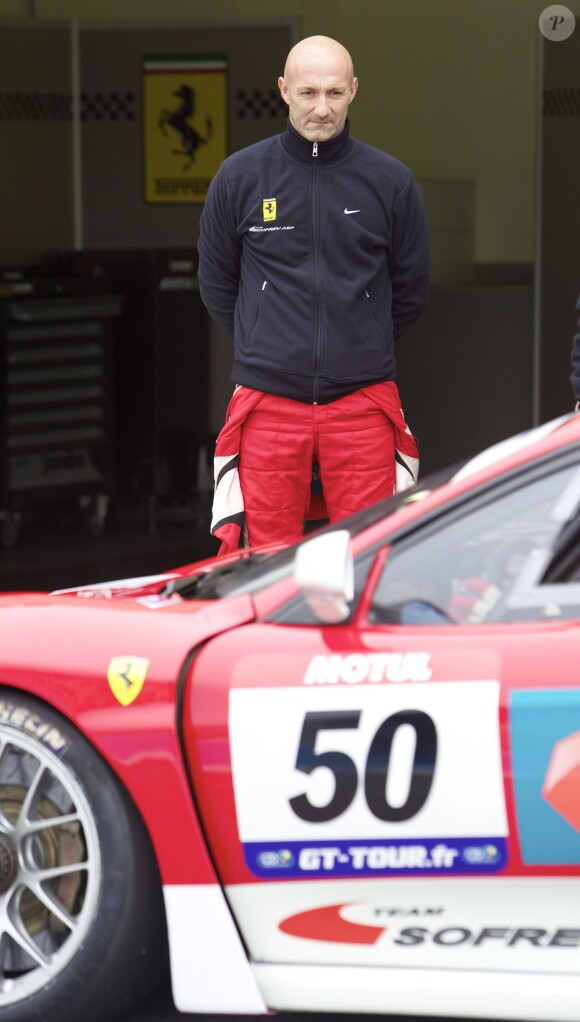 Fabien Barthez sur le circuit Paul Ricard du Castellet le 29 octobre 2011