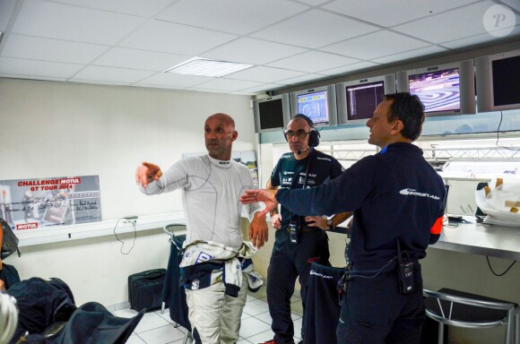 Exclusif -Fabien Barthez lors du championnat de France F4 GT Tour au circuit Paul-Ricard au Castellet le 25 octobre 2014