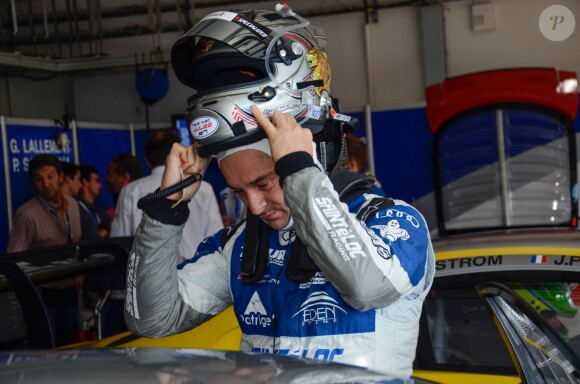 Exclusif - David Hallyday lors de la finale du Championnat de France F4 GT Tour au circuit Paul-Ricard au Castellet le 25 octobre 2014