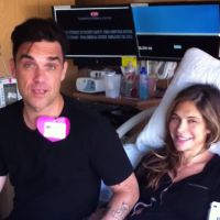 Robbie Williams papa : Le prénom du bébé dévoilé... avec un nouveau sketch !