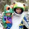 Pour Alyson Hannigan, son mari Alexis Denisof et leurs filles Satyana et Keeva, Halloween 2014 s'est fait en grenouilles, le 31 octobre à Brentwood, Los Angeles !