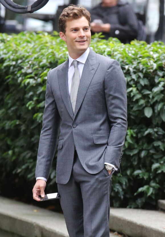 Jamie Dornan chic séducteur sur le tournage de "Fifty Shades Of Grey" à Vancouver, le 13 octobre 2014.