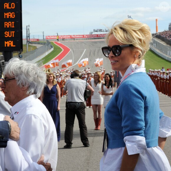 Pamela Anderson dans le paddock du Grand Prix des Etats-Unis à Austin, le 2 novembre 2014