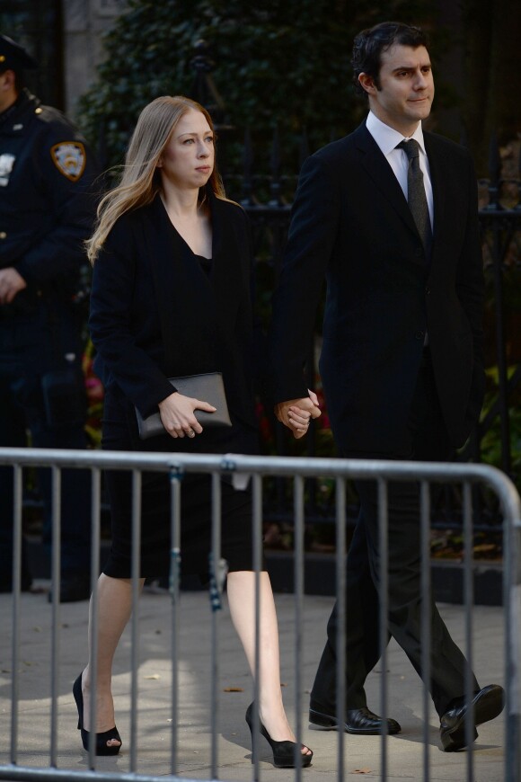 Chelsea Clinton et Marc Mezvinsky aux funérailles du créateur Oscar de la Renta, le 3 novembre 2014 à New York.