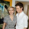 Scarlett Johansson, Eddie Redmayne lors d'une projection du film The Theory Of Everything à New York le 3 novembre 2014.