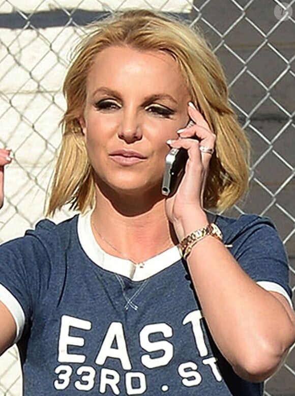 Britney Spears fait du shopping dans les rues de Thousand Oaks, le 4 novembre 2014.