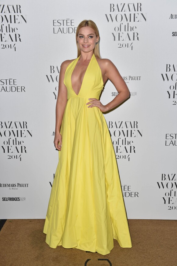 Margot Robbie - Soirée "Harper's Bazaar Women Of The Year" à Londres, le 4 novembre 2014.