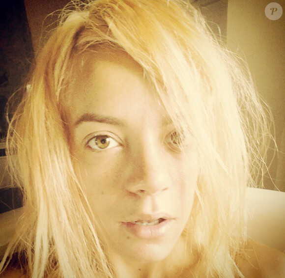 Lily Allen a dévoilé sur Instagram une toute nouvelle tête, le 5 novembre 2014.