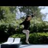 Marion Cotillard dans le clip Enter the games, pousse la chansonnette pour un spot de la maison Dior et défie les lois de la gravité