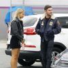 Exclusif - Zac Efron et sa nouvelle petite amie Sami Miro regardent une Mustang chez un concessionnaire automobile à Cerritos, le 11 novembre 2014.