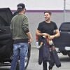 Exclusif - Zac Efron accompagné de sa petite amie Sami Miro chez un concessionnaire automobile à Cerritos, le 11 novembre 2014.