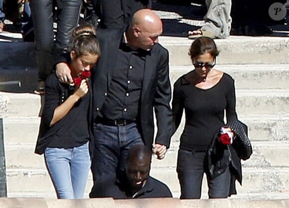 José Anigo entouré de sa famille lors de l'enterrement d'Adrien Anigo, le 9 septembre 2013 à Aubagne