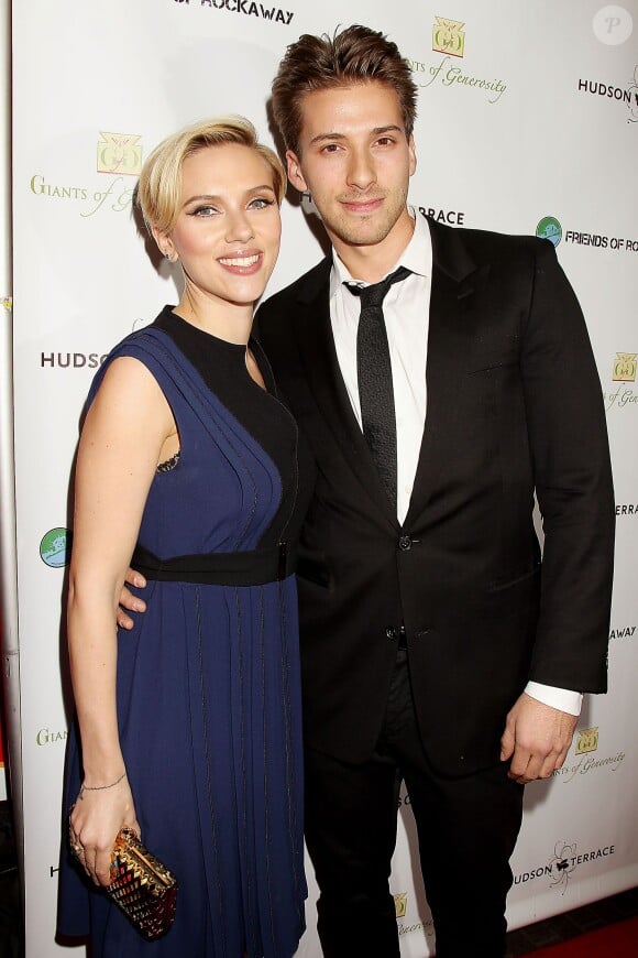 Hunter Johansson et Scarlett Johansson, 29 ans, à New York le 18 novembre 2014.
 