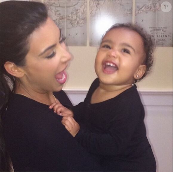 En voyage en Australie, Kim Kardashian a publié sur Instagram cette adorable photo de sa fille North et elle.