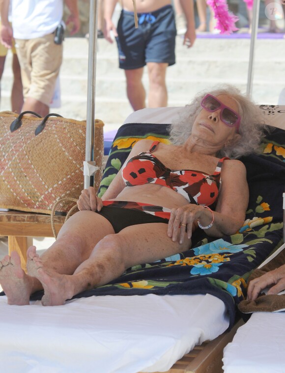 Cayetana Fitz-James Stuart, 18e duchesse d'Albe, à Ibiza en août 2013. La flamboyante aristocrate est morte le 20 novembre 2014 à l'âge de 88 ans.