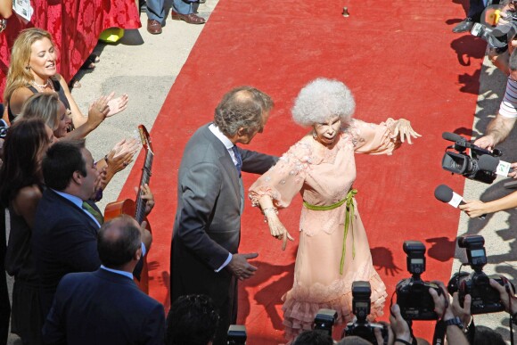 Cayetana Fitz-James Stuart, 18e duchesse d'Albe, lors de son mariage avec Alfonso Diez le 5 octobre 2011 au palais de las Dueñas, à Séville. La flamboyante aristocrate est morte le 20 novembre 2014 à l'âge de 88 ans.