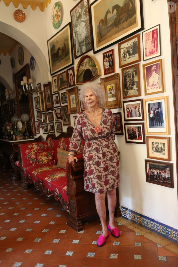 Cayetana Fitz-James Stuart, 18e duchesse d'Albe, à son domicile du palais de las Dueñas, à Séville, en juin 2013. La flamboyante aristocrate est morte le 20 novembre 2014 à l'âge de 88 ans.