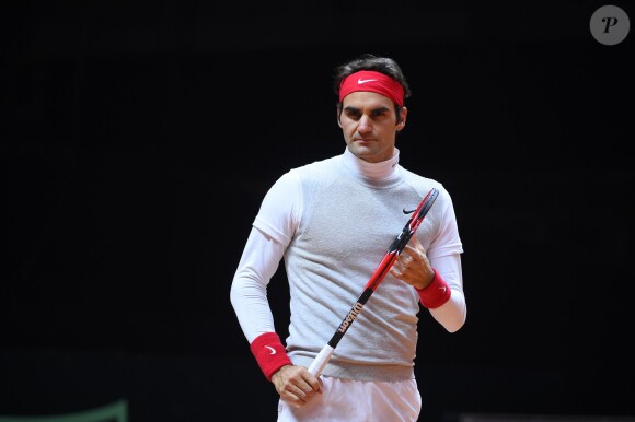 Roger Federer lors de l'entraînement de l'équipe de Suisse avant la finale de la Coupe Davis au stade Pierre-Mauroy de Lille, le 19 novembre 2014