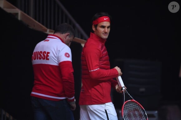 Roger Federer lors de l'entraînement de l'équipe de Suisse avant la finale de la Coupe Davis au stade Pierre-Mauroy de Lille, le 19 novembre 2014