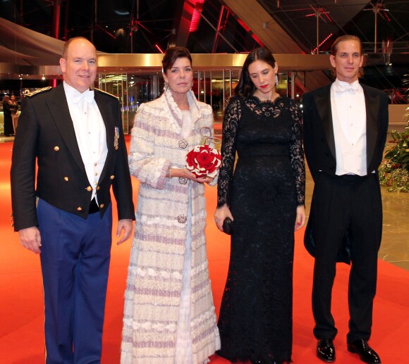 Le prince Albert II de Monaco, la princesse Caroline de Hanovre, Andrea Casiraghi et son épouse Tatiana Santo Domingo, enceinte, lors du gala de clôture de la Fête nationale monégasque, le 19 novembre 2014 au Grimaldi Forum.