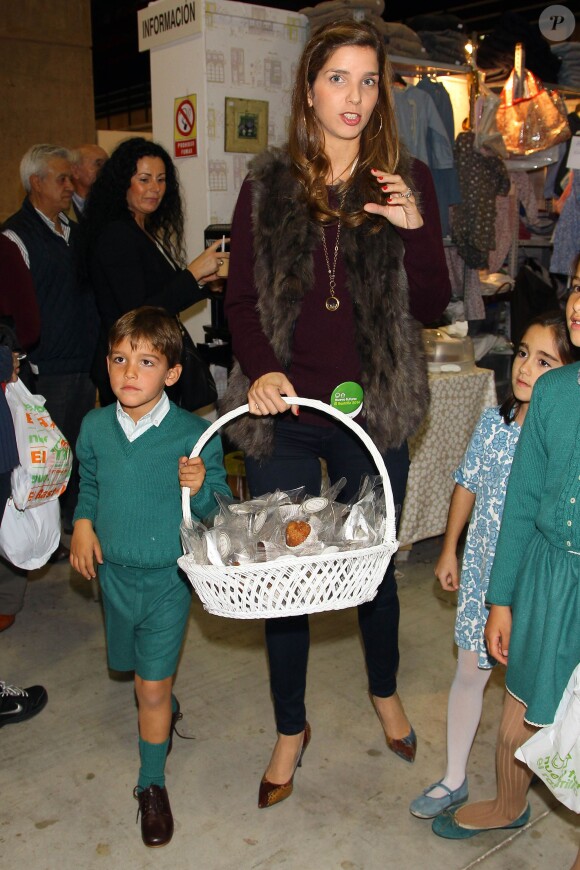 La princesse Margarita de Bourbon était en famille le 22 novembre 2014 à Madrid lors de la vente caritative Rastrillo Nuevo Futuro, au profit de l'association qui vient en aide aux orphelins.