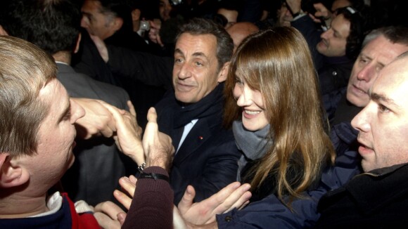 PSG-Nice : Sarkozy savoure la victoire au Parc avec les people, puis avec Carla