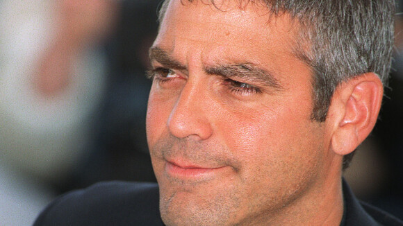 George Clooney en jupe romaine et armure de César: Son sex-appeal au top !