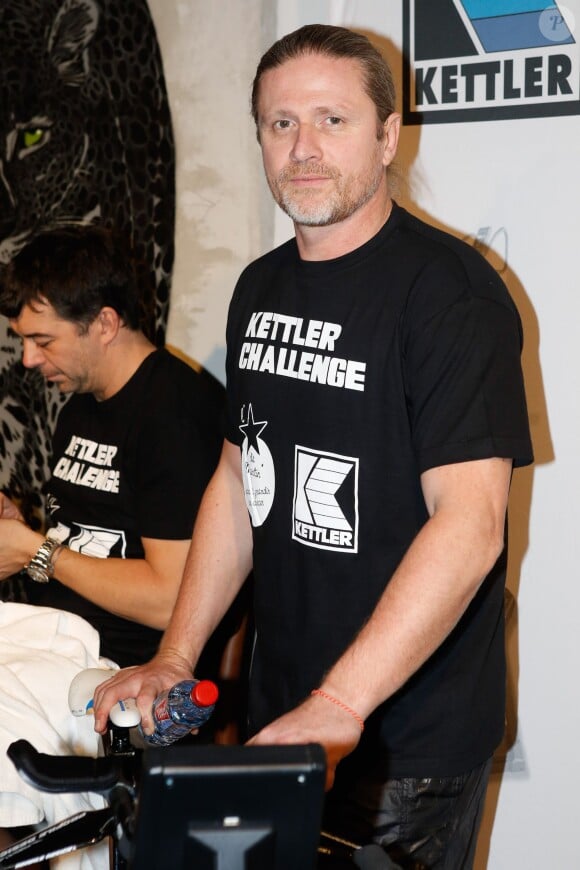 Emmanuel Petit lors du Kettler Challenge au profit de l'association "L'étoile de Martin" à l'hôtel Molitor à Paris, le 1er décembre 2014