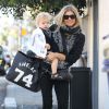 Fergie avec son fils Axl à Santa Monica, le 6 décembre 2014