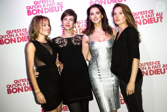 Emilie Caen, Frédérique Bel, Elodie Fontan, Julia Piaton lors de la soirée "Qu'est-ce qu'on a fait au bon Dieu" au Showcase, Paris, le 8 décembre 2014.