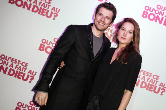 Julia Piaton et Pierre Deladonchamps lors de la soirée "Qu'est-ce qu'on a fait au bon Dieu" au Showcase, Paris, le 8 décembre 2014.