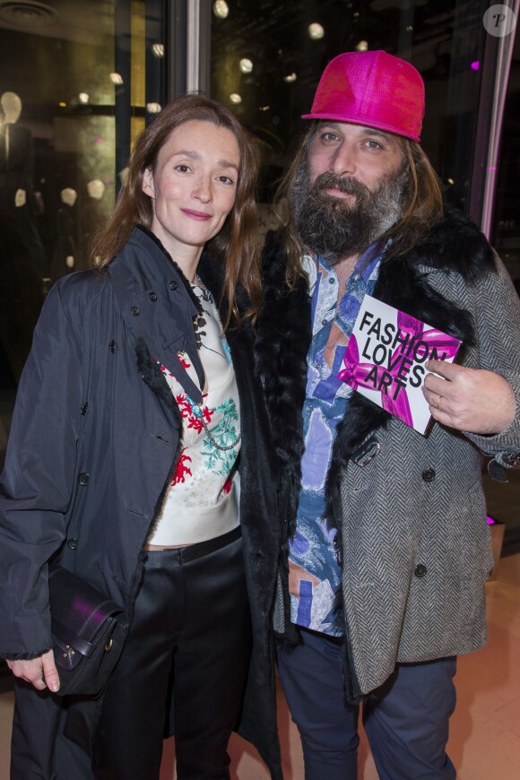Audrey Marnay et Sébastien Tellier - Présentation du sac "Balloon Dog" de Jeff Koons pour H&M au centre Pompidou à Paris le 9 décembre 2014.