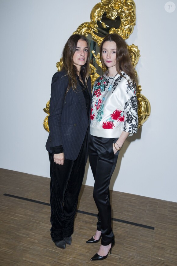 Joana Preiss et Audrey Marnay - Présentation du sac "Balloon Dog" de Jeff Koons pour H&M au centre Pompidou à Paris le 9 décembre 2014.