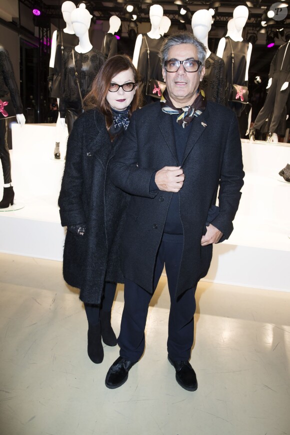 Martine Sitbon et Marc Ascoli - Présentation du sac "Balloon Dog" de Jeff Koons pour H&M au centre Pompidou à Paris le 9 décembre 2014.