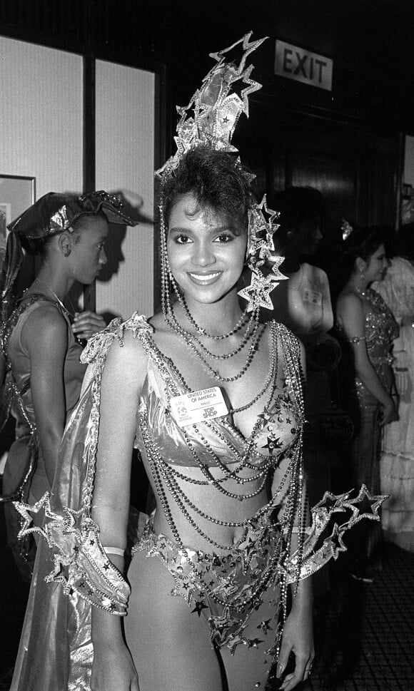 Halle Berry à 20 ans à l'élection de Miss Monde le 7 novembre 1986 à Londres. ©Abaca