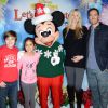 Mark-Paul Gosselaar, sa femme Catriona McGinn et ses enfants Michale et Ava - Spectacle Disney On Ice Let's Celebrate ! à Los Angeles, le 11 décembre 2014