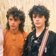 Indochine en 1985 avec au centre les jumeaux Nicola et Stéphane Sirkis.