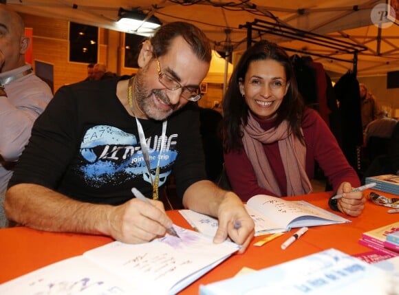 Exclusif - Le dessinateur Fabien Rypert et Adeline Blondieau présentent les nouvelles aventures des Pochitos intitulées "La fête de la neige" au Festival BD d'Igny, le 13 décembre 2014.