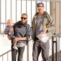 Fergie : Fashionista assortie à son fils Axl pour un petit déjeuner en famille