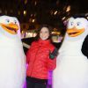 Nathalie Péchalat inaugure la patinoire de l'Hôtel de Ville de Paris avec les Pingouins du film Madagascar à Paris, le mardi 16 décembre 2014.